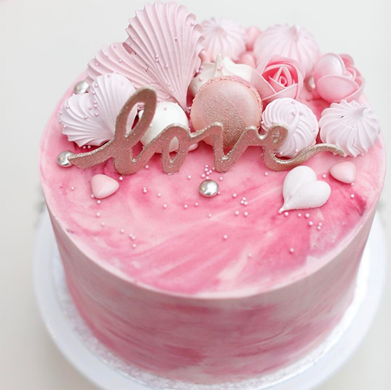 Peggy Porschen Valentines Cake